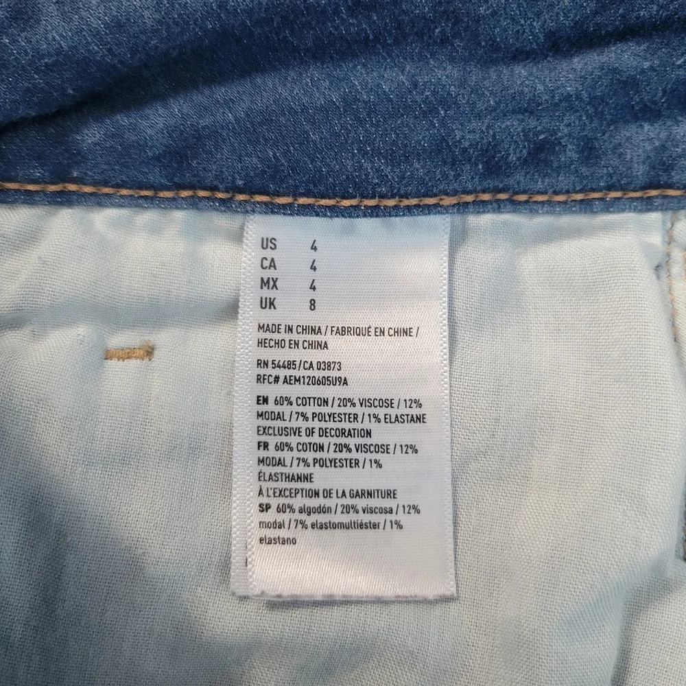 American Eagle Outfitters Super‎ Hi Rise Shortie Raw Hem Jean Shorts Womens Sz 4